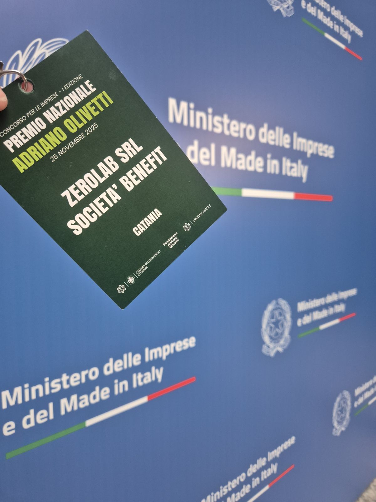 ZeroLAB · Guanti di Speranza · Premio Adriano Olivetti 2025